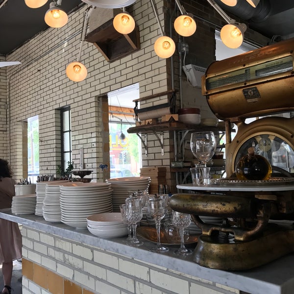 Olio Wine Bar in St. Louis