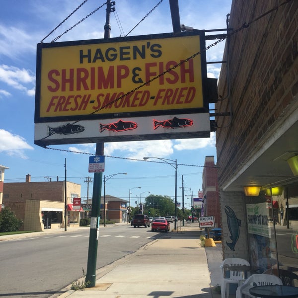 Foto tirada no(a) Hagen&#39;s Fish Market por Chad B. em 9/4/2016