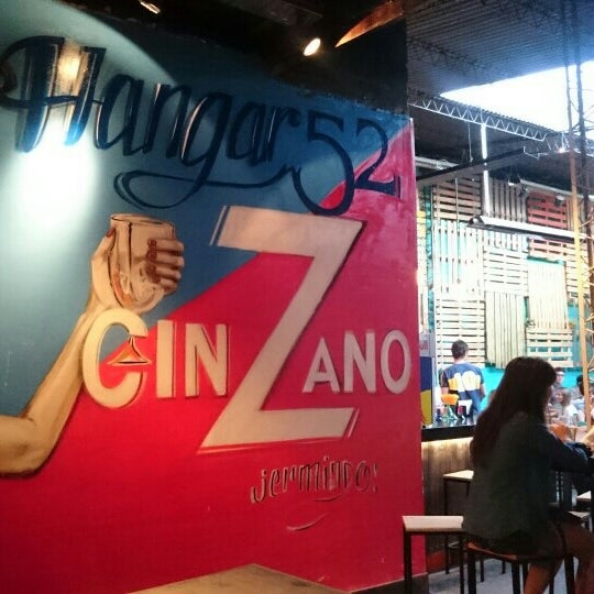 รูปภาพถ่ายที่ Hangar 52, Galpón Cervecero โดย جازمين س. เมื่อ 11/22/2015