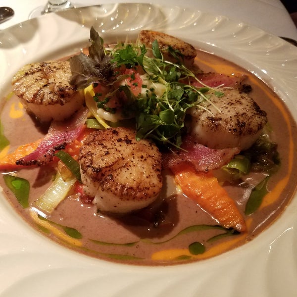 9/13/2018 tarihinde Tamon K.ziyaretçi tarafından Refectory Restaurant and Bistro'de çekilen fotoğraf