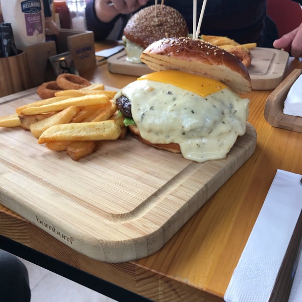Photo taken at Burger No301 by Yasin D. on 11/16/2017