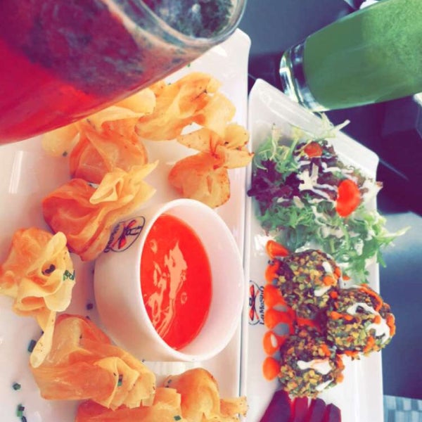 Foto diambil di Lamesho Restaurant مطعم لاميشو oleh Dana A. pada 1/21/2017