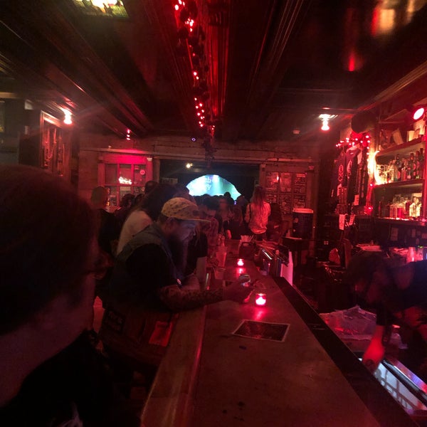 Foto tirada no(a) Saint Vitus Bar por M T. em 6/16/2019