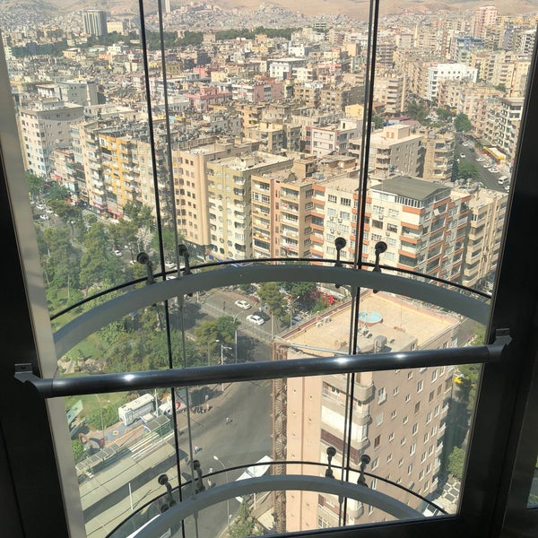 รูปภาพถ่ายที่ Nevali Hotel โดย 👑 Yşrğlu 👑 เมื่อ 7/1/2021