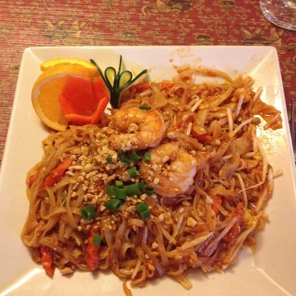 4/17/2013にHeather R.がCarlisle Thai Cuisineで撮った写真