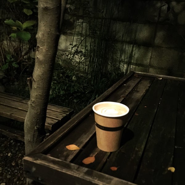 Das Foto wurde bei Omotesando Koffee von Ayano am 11/26/2015 aufgenommen
