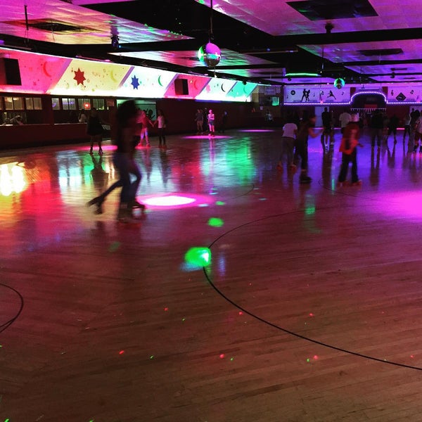 Photo taken at Moonlight Rollerway by Geoff E. on 8/2/2015