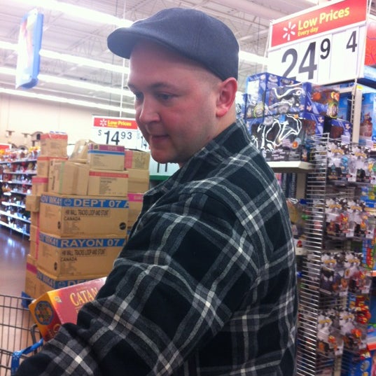 Photo prise au Walmart Supercentre par Jacqueline P. le11/3/2012