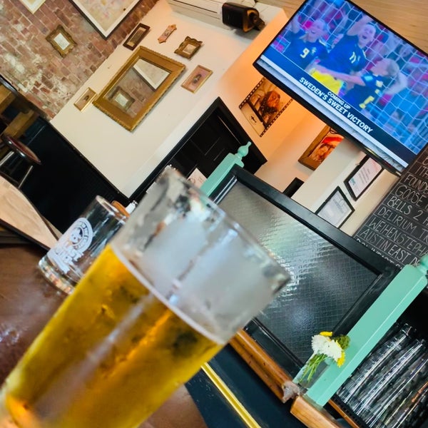 Photo taken at The Kent Ale House by Fabian M. on 7/3/2019