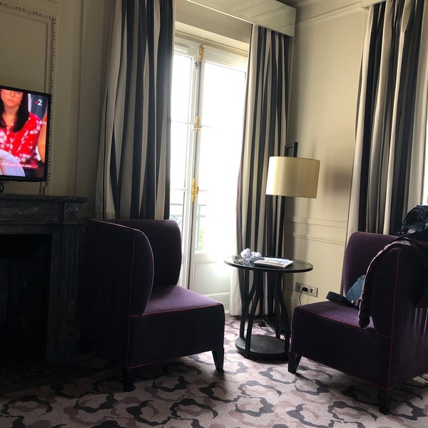 Photo taken at Waldorf Astoria Versailles - Trianon Palace by Luz V. on 10/30/2019