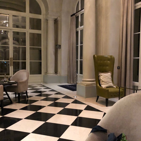 Photo taken at Waldorf Astoria Versailles - Trianon Palace by Luz V. on 10/31/2019