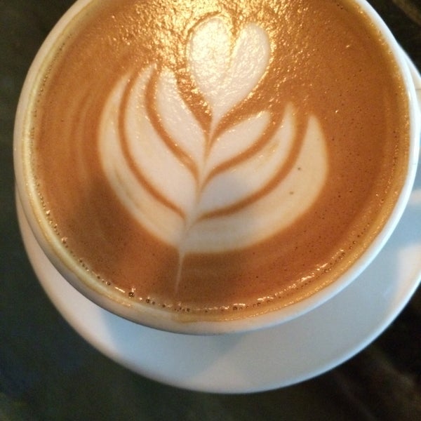 Foto scattata a Bow Truss Coffee da JC C. il 6/29/2015