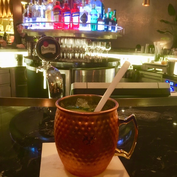 10/5/2019にAngel R.がComo restaurant &amp; cocktail barで撮った写真