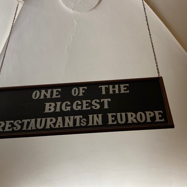 Das Foto wurde bei Bratislava Flagship Restaurant von Angel R. am 10/3/2022 aufgenommen