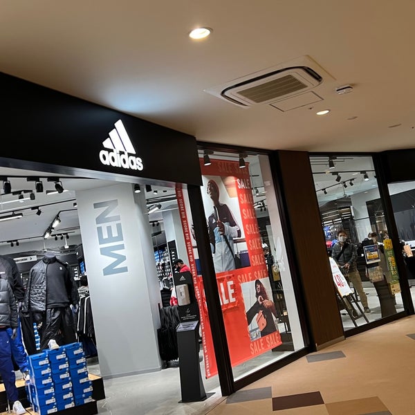 Photos At アディダス ロックポート ファクトリーアウトレット三井アウトレットパーク 札幌北広島店 Sporting Goods Shop In 北広島市