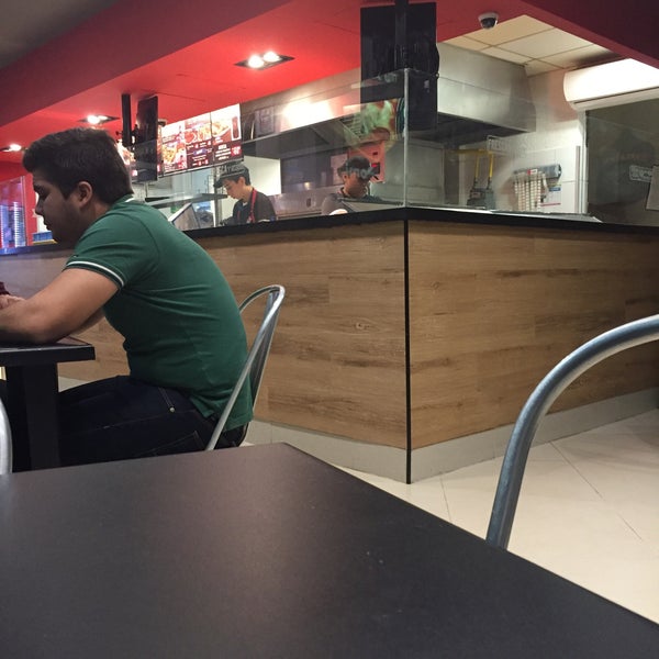 Domino's Pizza Lázaro Cárdenas 12