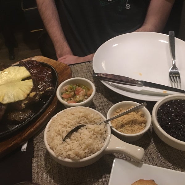 4/27/2017 tarihinde Jen H.ziyaretçi tarafından Ipanema Restaurant'de çekilen fotoğraf