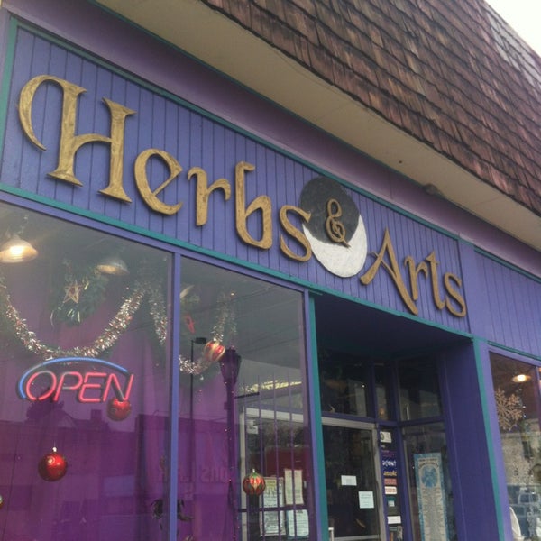 Photo taken at Herbs And Arts by Carlyn A. on 1/10/2013