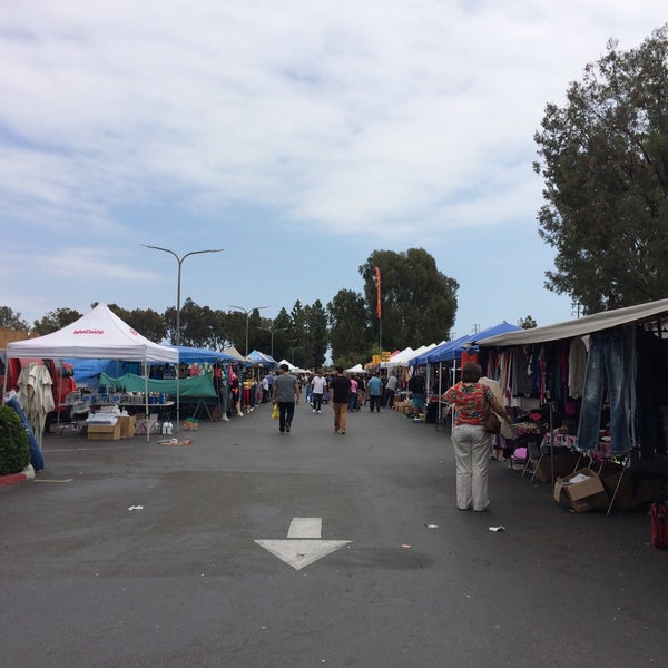 Cypress College Swap Meet (Ahora cerrado) Cypress, CA