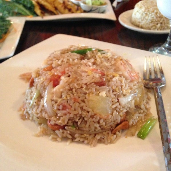 Foto scattata a 3E Taste of Thai da Jillianne M. il 9/17/2013