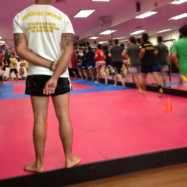 Foto diambil di Sitan Muay Thai oleh Jillianne M. pada 8/19/2013