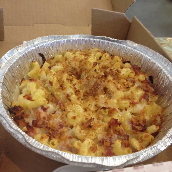 Photo taken at Cheese-ology Macaroni &amp; Cheese by Jill K. on 4/19/2014