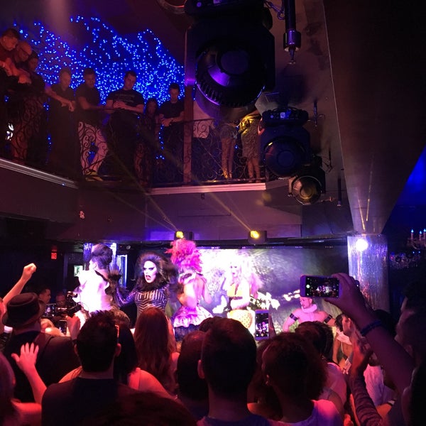 9/13/2016에 Mike J.님이 Piranha Nightclub에서 찍은 사진