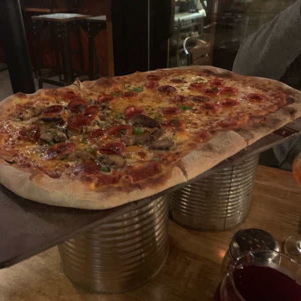 Photo taken at Cornerstone - Artisanal Pizza &amp; Craft Beer by Lauren B. on 5/28/2019
