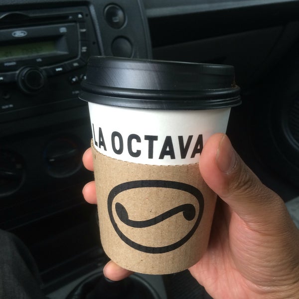 Foto tirada no(a) La Octava Cafe por Armando H. em 6/30/2016