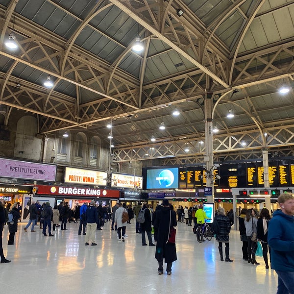 Photo taken at Charing Cross Railway Station (CHX) by Keyvin on 2/3/2020
