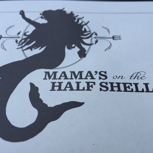 Foto tirada no(a) Mama&#39;s on the Half Shell por Ashley H. em 6/29/2017