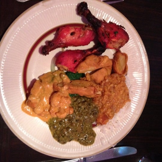 12/17/2012 tarihinde Victor V.ziyaretçi tarafından Natraj Cuisine Of India'de çekilen fotoğraf