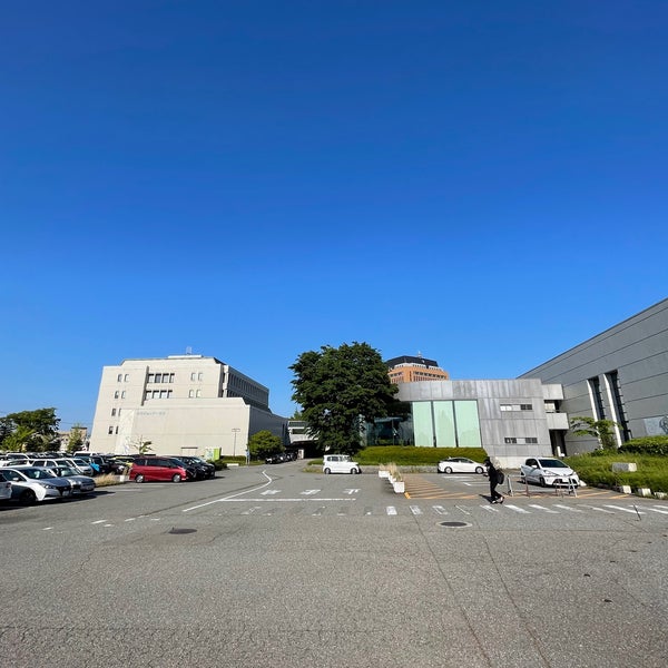 石川県地場産業振興センター 新館 金沢市、石川県