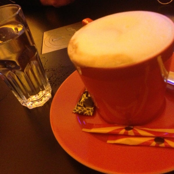 Foto diambil di republic café oleh Patrizia E. pada 2/2/2013