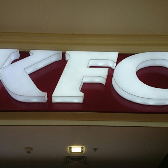 Foto diambil di KFC oleh Alexander N. pada 6/5/2014
