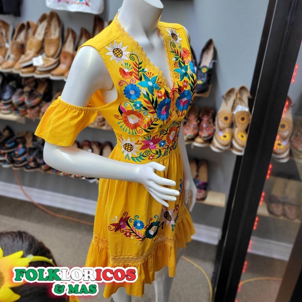 Folkloricos y Mas Clothing Store in Pasadena