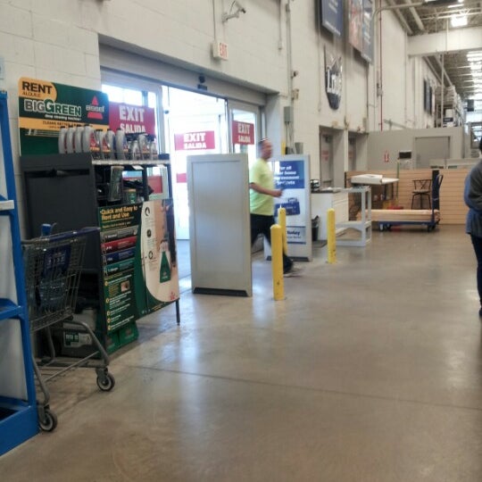Lowe's (Now Closed) 3180 North Highway 67