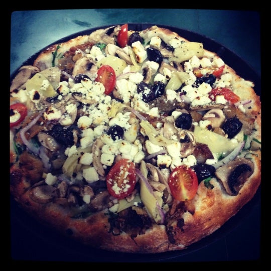 รูปภาพถ่ายที่ Partner&#39;s II Pizza โดย Michael L. เมื่อ 11/10/2012