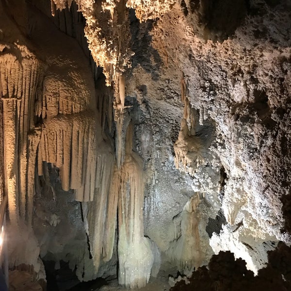 Снимок сделан в Lake Shasta Caverns пользователем Carolyn 12/31/2017