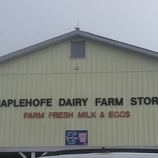 Photo taken at Maplehofe Dairy by ❦ ❧Desi S. on 6/28/2013