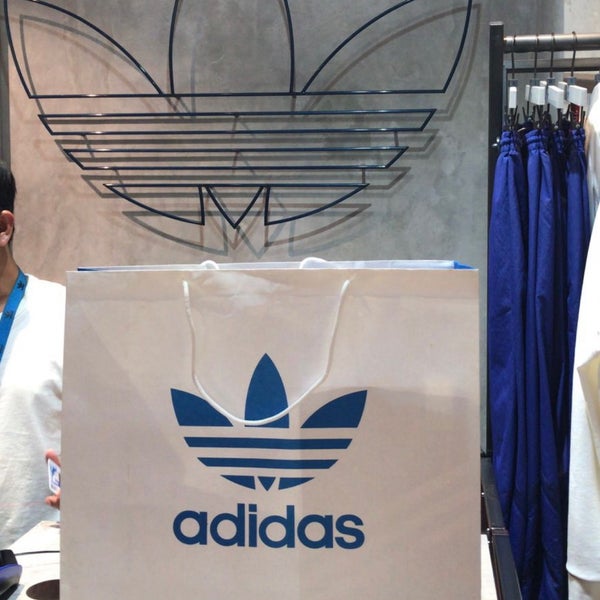 Adidas Original Shoe Store in Jakarta Barat