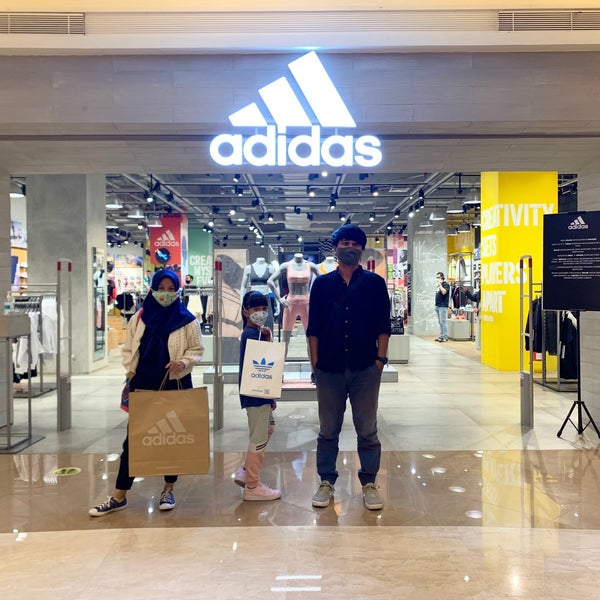 ADIDAS store Pacific - Kebayoran Baru - Yakarta, Jakarta