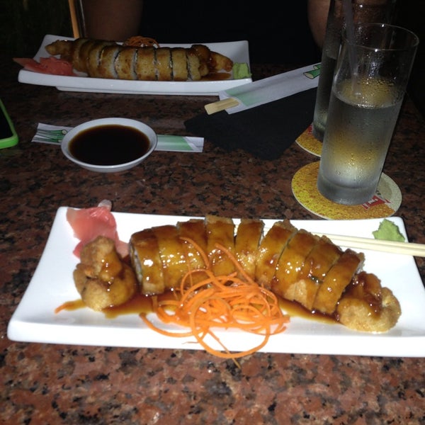 Foto tirada no(a) Sushi Ya por Mary-Ann K. em 7/13/2013