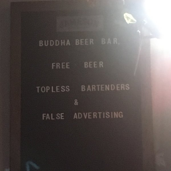 Foto scattata a Buddha Beer Bar da Feefee il 9/4/2017