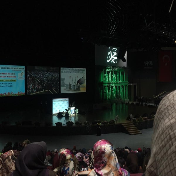 Photo taken at Yahya Kemal Beyatlı Gösteri Merkezi by Zeynep A. on 4/20/2019