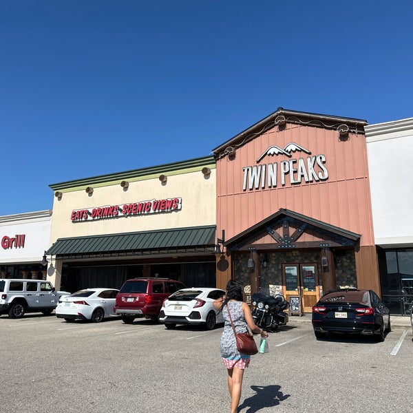 Twin Peaks D'Iberville, MS