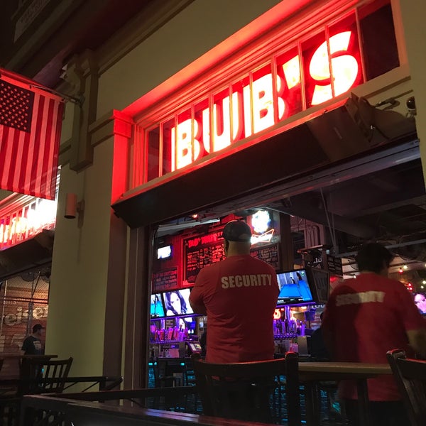 รูปภาพถ่ายที่ Bub&#39;s at the Ballpark โดย Stephen S. เมื่อ 6/10/2018