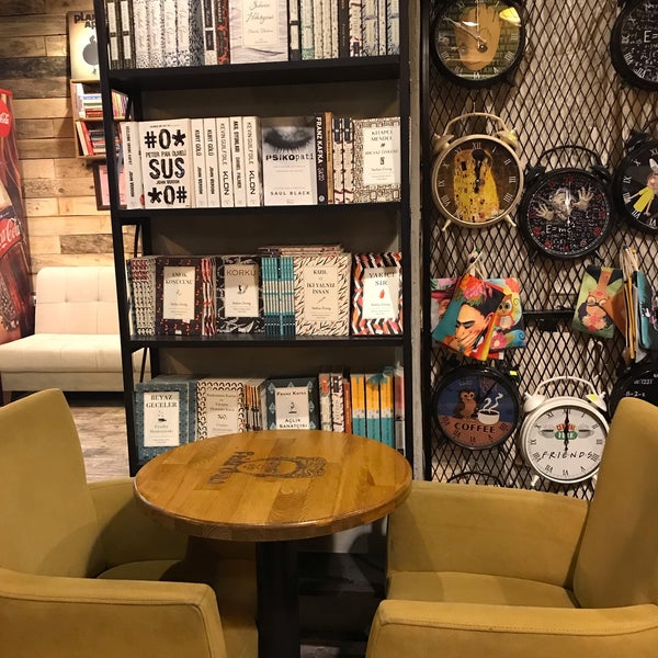 5/15/2019に.がAbdülcanbaz Book &amp; Cafeで撮った写真