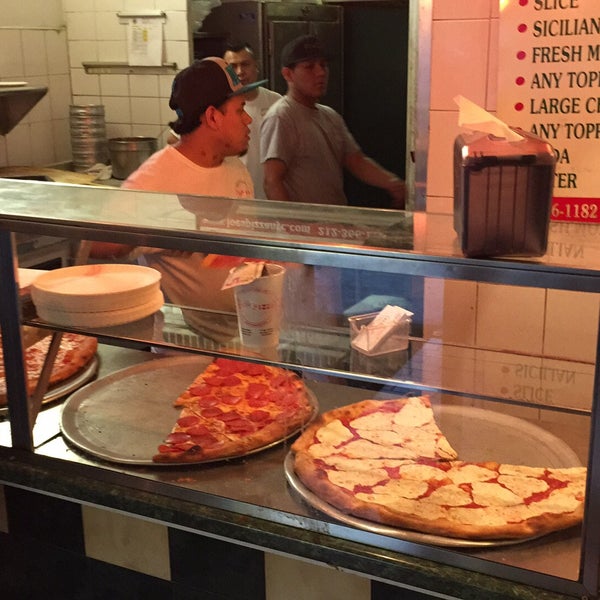Photo taken at Joe&#39;s Pizza by Karolis K. on 5/27/2015