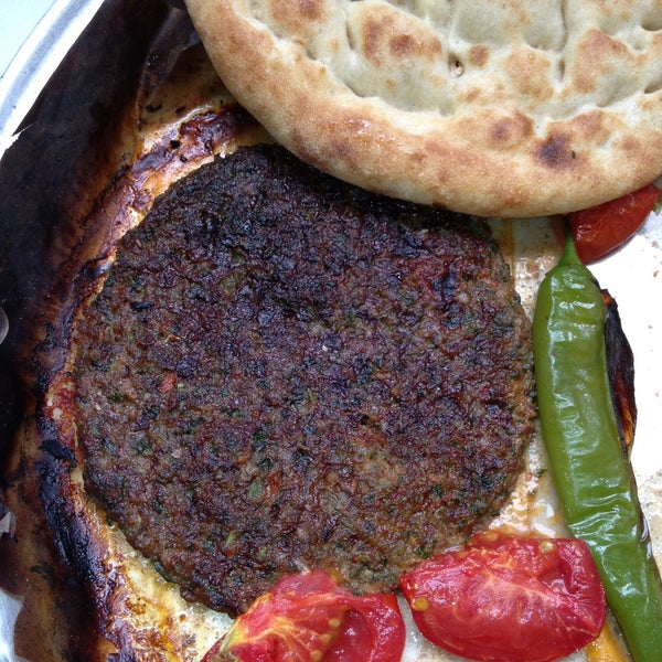 Photo taken at Pöç Kasap ve Restaurant by Esra G. on 5/27/2013